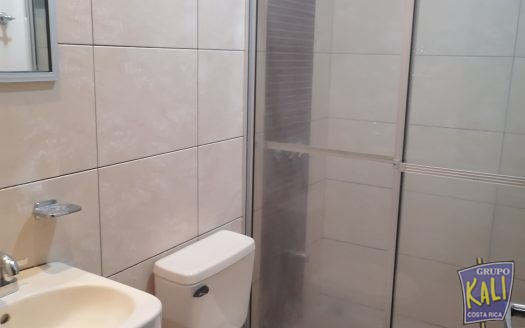 Uruca en residencial apto 2 pisos bello amplio/2 story apto for rent Uruca