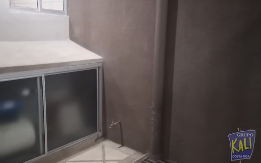 Uruca en residencial apto 2 pisos bello amplio/2 story apto for rent Uruca