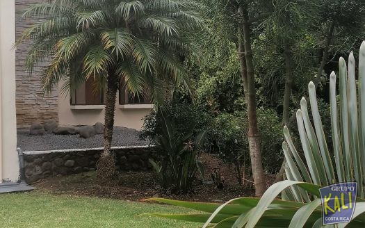 Sto Domingo Heredia bella propiedad 2 casas en venta $375.000/Heredia Sto Domingo property for sale $375000